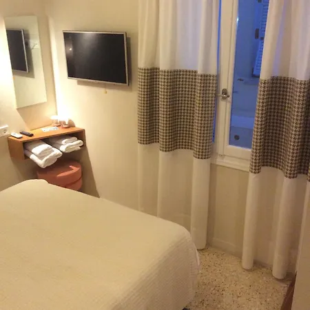 Athena Hotel Hotel 4*