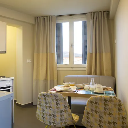 Athena Hotel