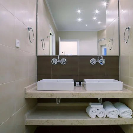 Athena Hotel 4*