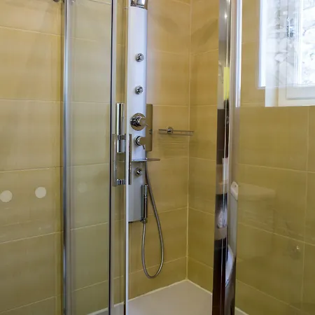 Athena Hotel 4*