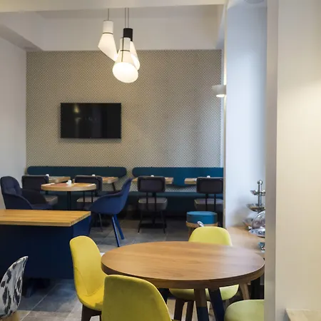Athena Hotel 4*