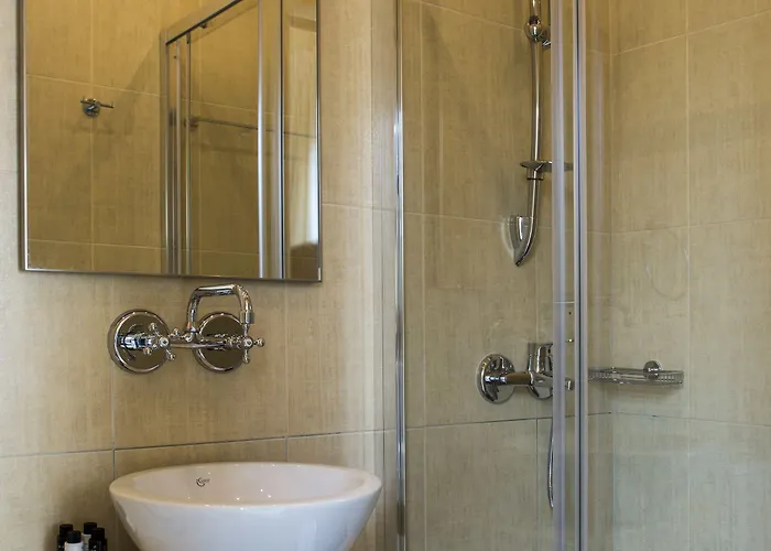 Athena Hotel 4*